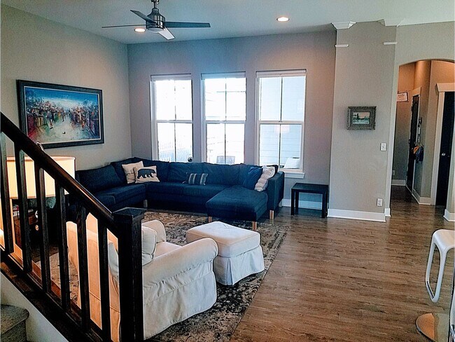 Building Photo - Central Park Summer Rental: Beautiful, Fully Furnished 5Bd/4.5Ba House