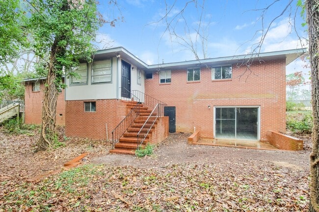 Building Photo - 200 Chestnut Rd