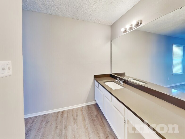 Building Photo - 4103 Orchard Hill Dr