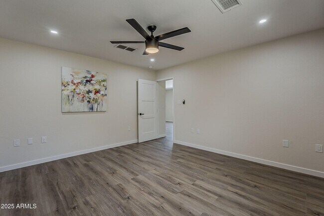 Building Photo - 8215 E Cypress St