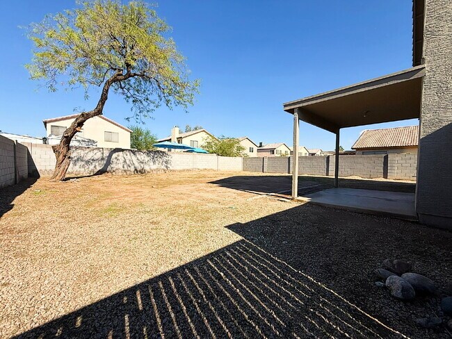 Building Photo - For Rent: Spacious 3 Bed, 2.5 Bath Home with Den & Bonus Room!