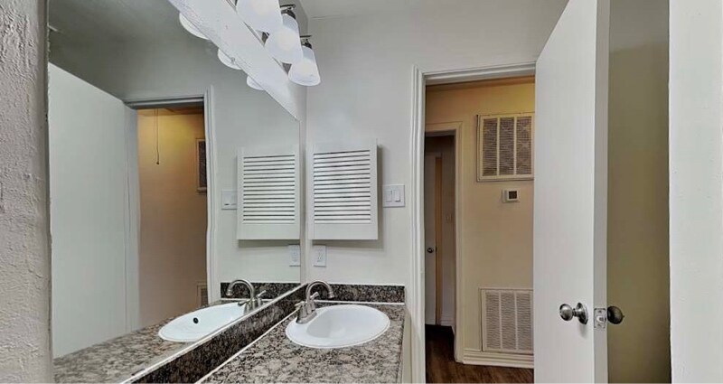 Building Photo - 20603 Sycamore Crest Ln