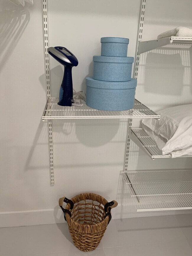 Building Photo - 2280 SW 32nd Ave