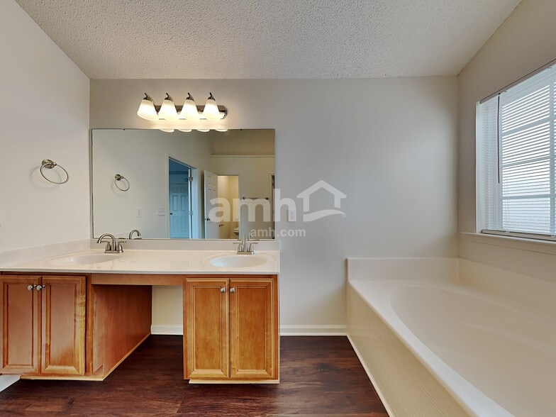 Building Photo - 40 Ginger Gold Dr