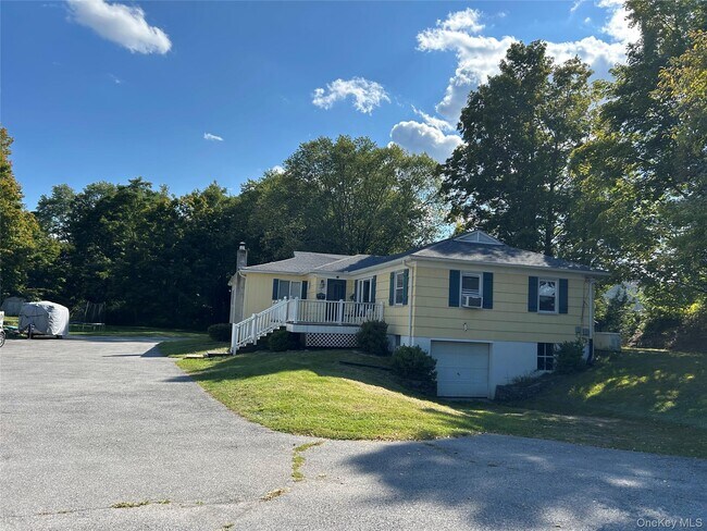 Building Photo - 102 Overocker Rd