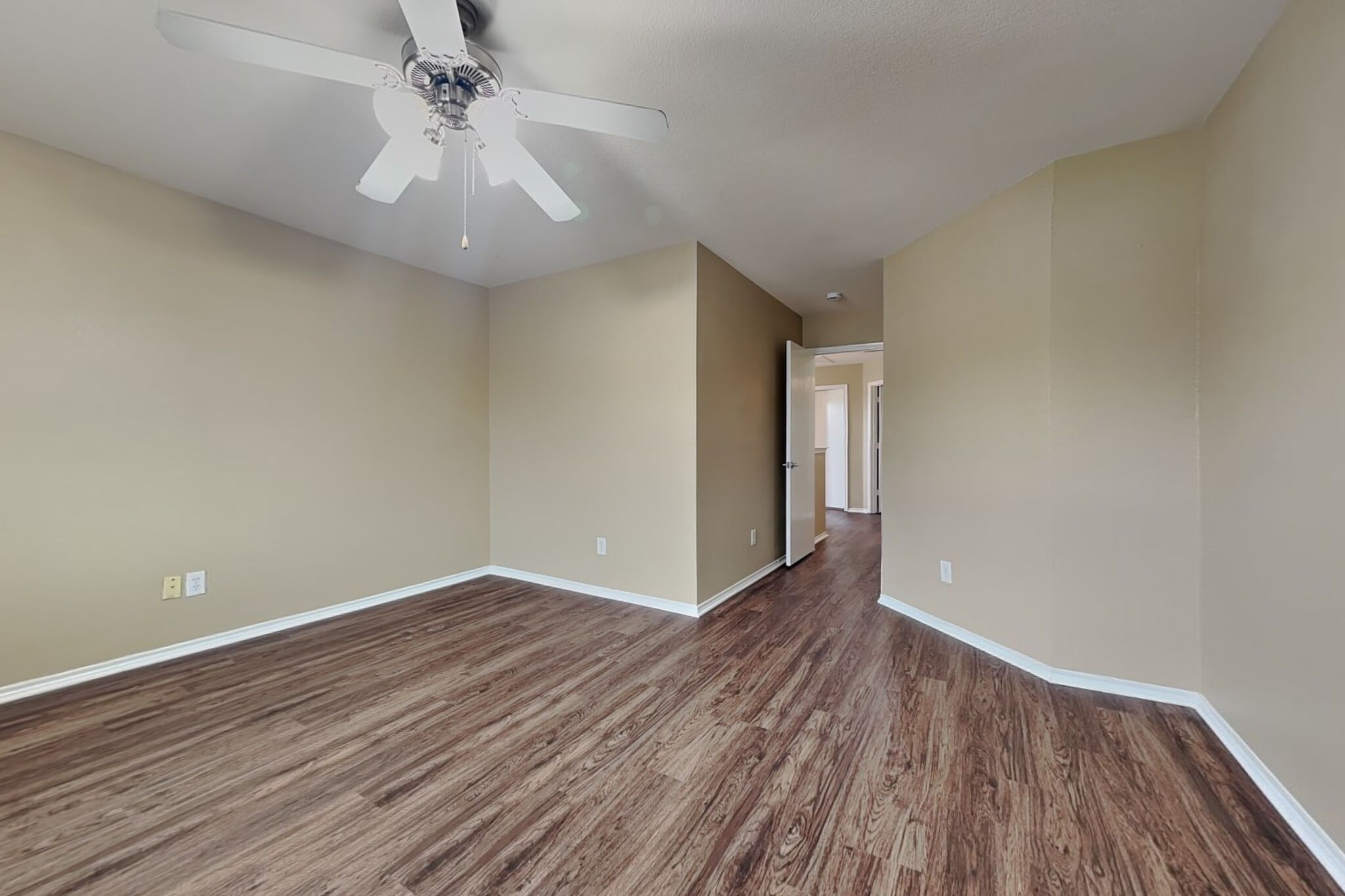 Building Photo - 6001 Melanie Dr