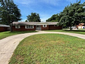 Building Photo - (3) Bed/(2) Bath with Storm Shelter and Mo...
