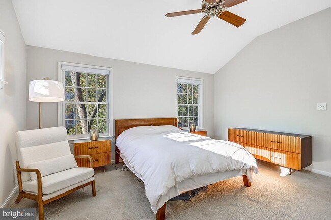 Building Photo - 9232 Forest Haven Dr