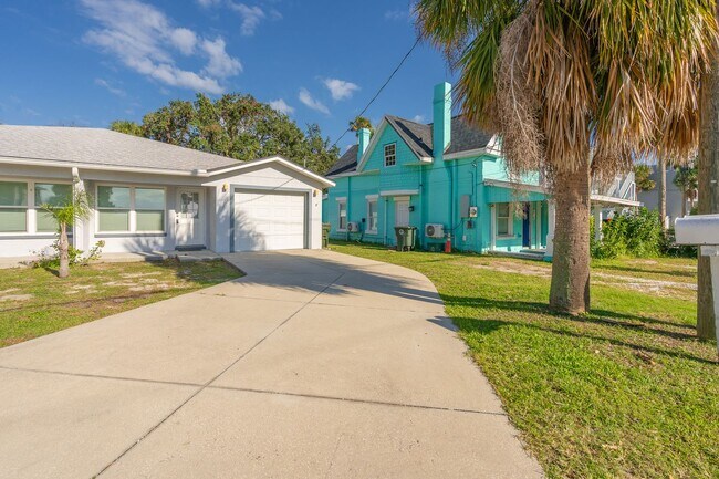 Building Photo - Charming 3-Bedroom Home Just 3 Blocks from the Ocean