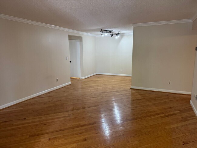 Building Photo - 5005 Wingate Way