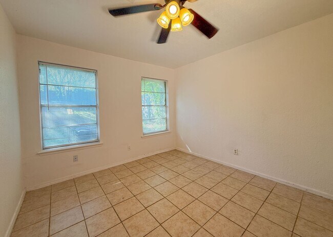 Building Photo - MWC HOME FOR RENT!