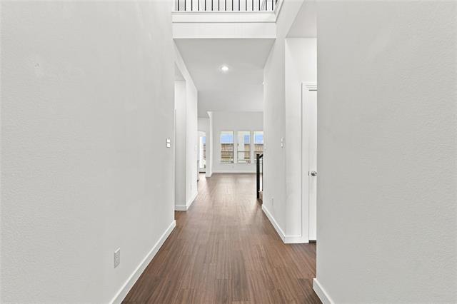 Building Photo - 2410 Doncaster Dr