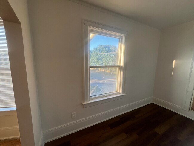 Building Photo - 1253 N 34th St