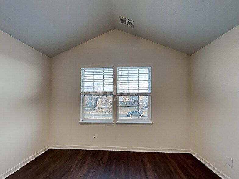 Building Photo - 8983 Marisa Dr