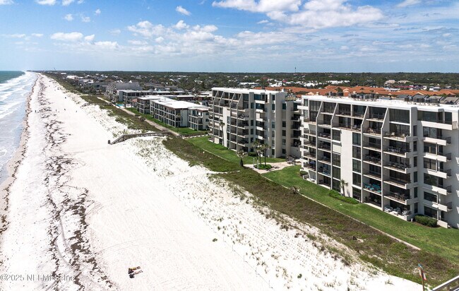 Building Photo - 2100 Ocean Dr S