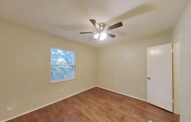 Building Photo - Bright, Spacious, and Ready to Call Home — 3 Bedrooms
