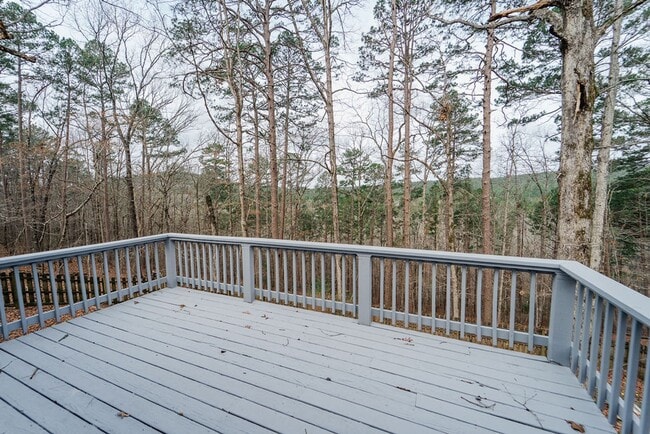 Building Photo - 3 Bed, 2 Bath with a beautiful view of the wooded back yard!!