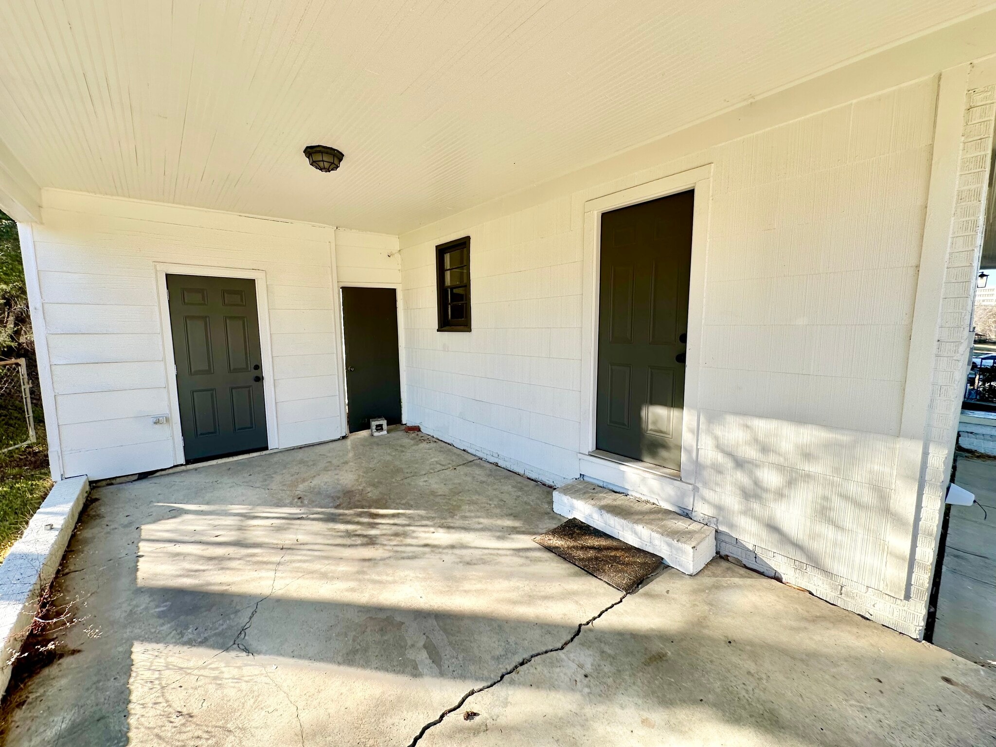 Carport - 922 Lynden Blvd