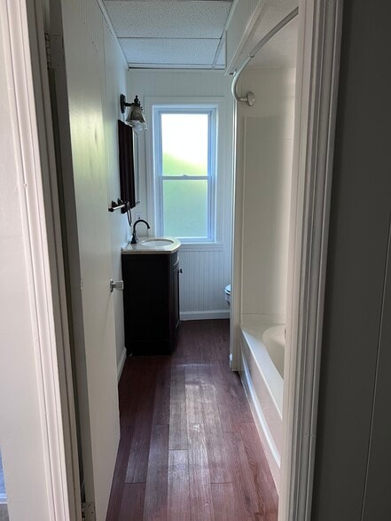 Building Photo - 15 Lamb St