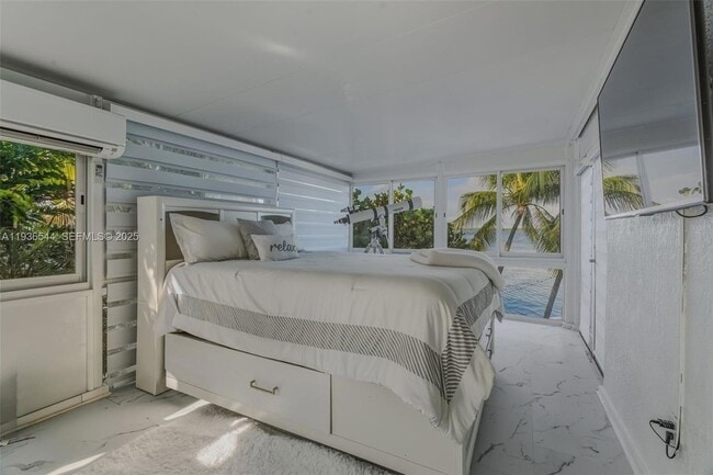 Building Photo - 16 North Dr