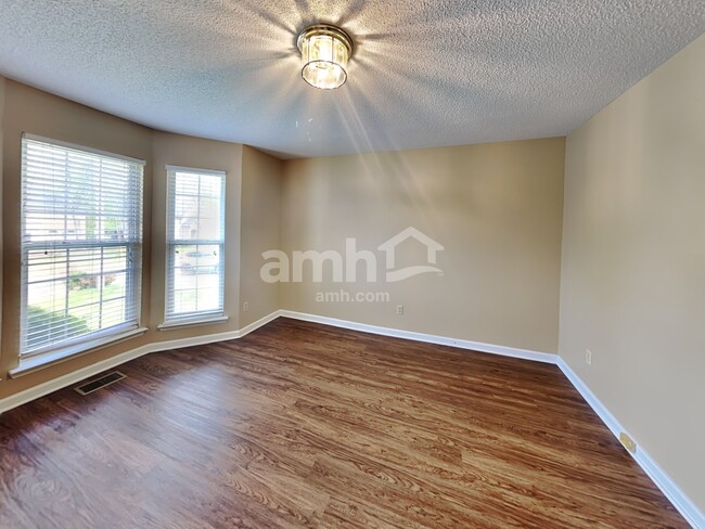 Building Photo - 113 Cedar Forest Dr