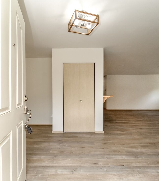 Building Photo - Fantastic DuPont Rambler with AC and Sprinkler System