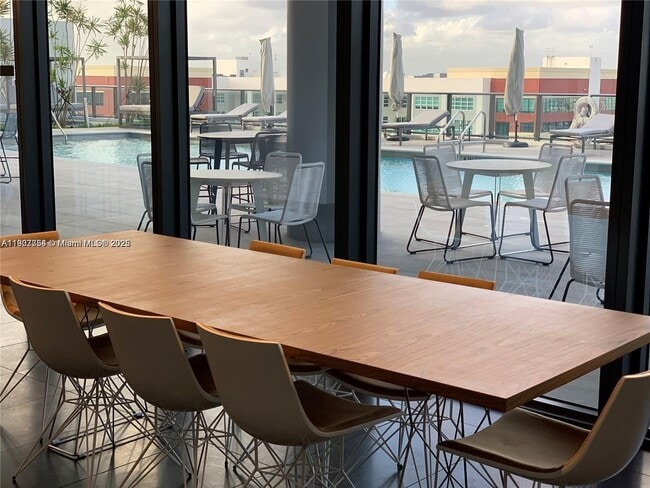 Building Photo - 1600 NE 1st Ave