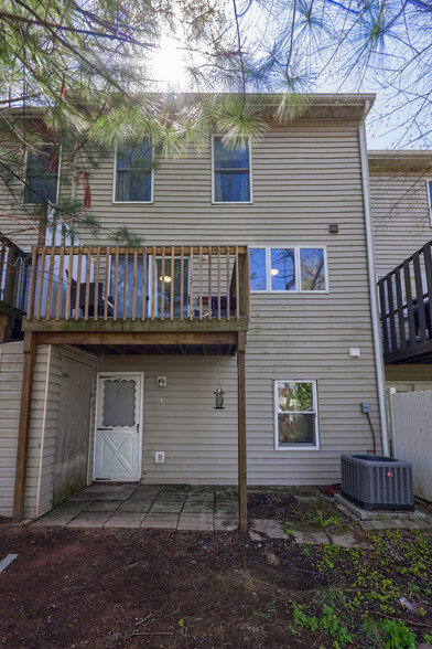 Building Photo - 76 Persian Lilac Dr
