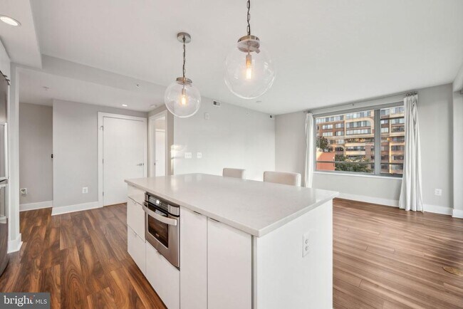 Building Photo - 1311 13th St NW