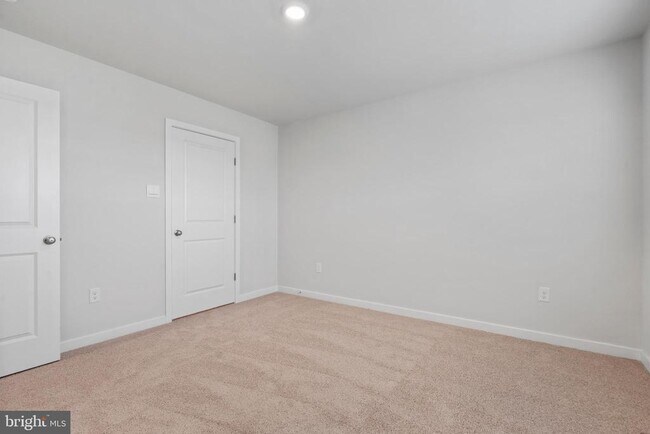 Building Photo - 16628 Green Glade Dr