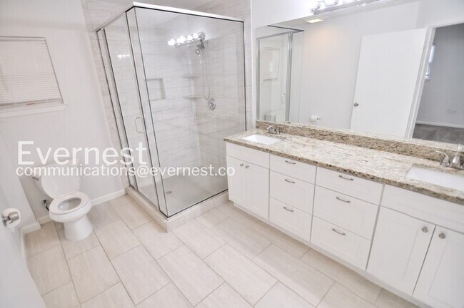 Building Photo - 3 Bed, 2 Bath Home with Fenced Yard & Garage / Pet-Friendly / Coming Soon!