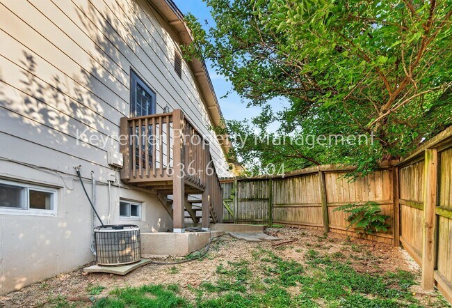 Building Photo - 357 Della Dr