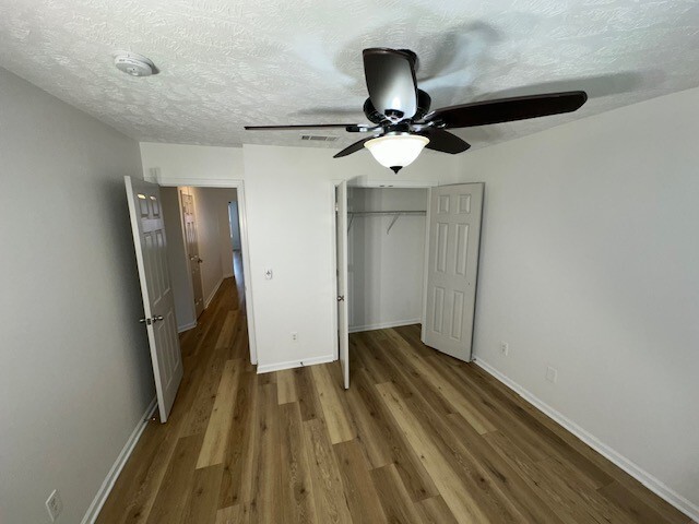 Building Photo - 8428 Charbay Cir