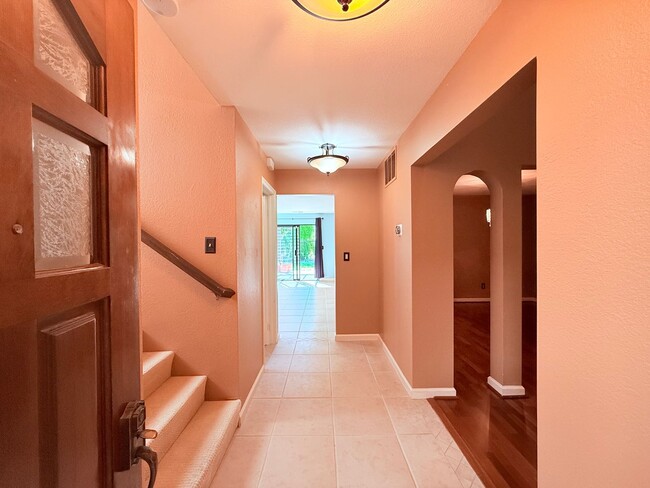 Building Photo - Charming and Move-in Ready, 3BD/2.5BA, Two-Story Townhome in Canyon Green at Canyon Lakes in San ...