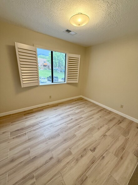 Bedroom 2 - 5801 Lowell St NE
