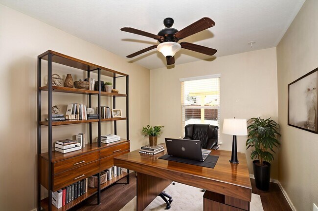 Building Photo - ONE STORY  |  GREAT LOCATION  |  NEAR 1605...