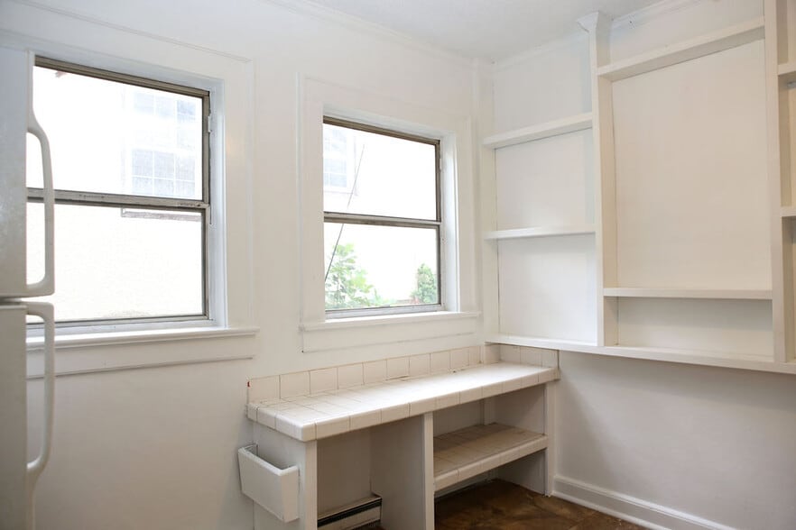 Building Photo - 1806 Walker Ave