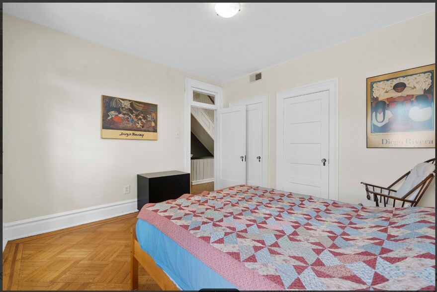 Building Photo - 2332 19th St NW