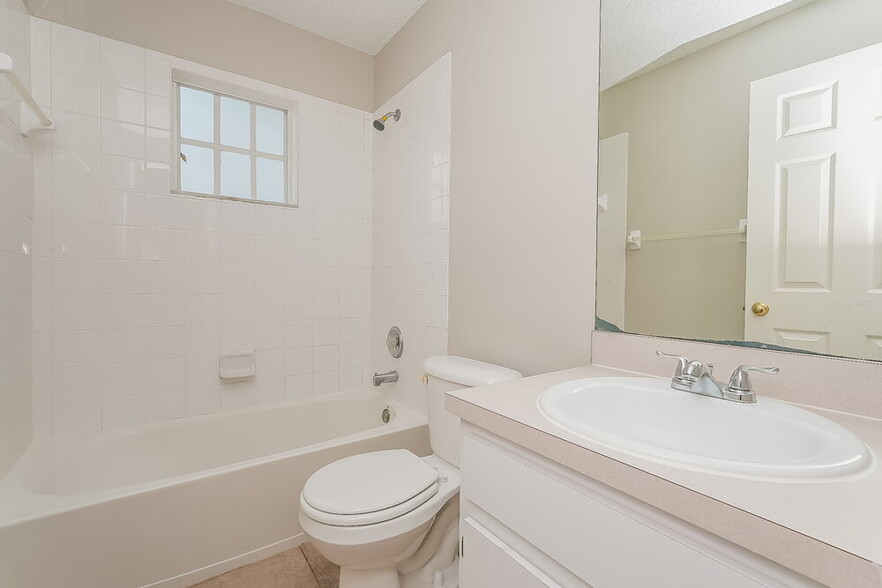 Building Photo - 8723 Morrison Oaks Ct