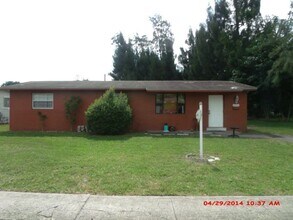 Building Photo - Large 3-1 house in the Manors  with big backyard and central air