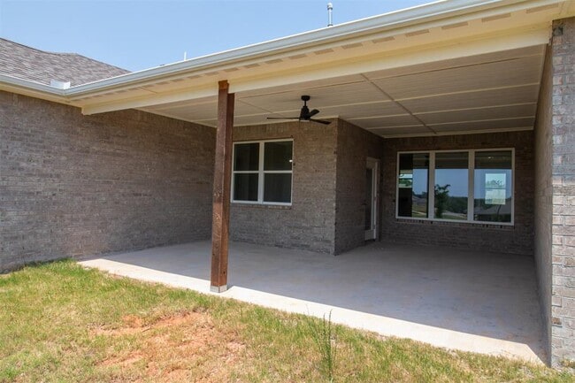 Building Photo - 17584 Salma Rd