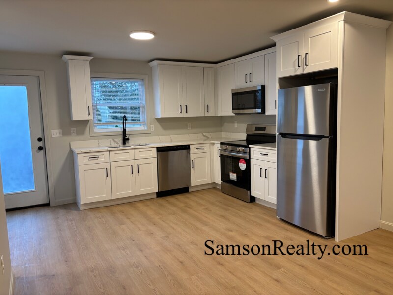 Building Photo - 39 Schofield St