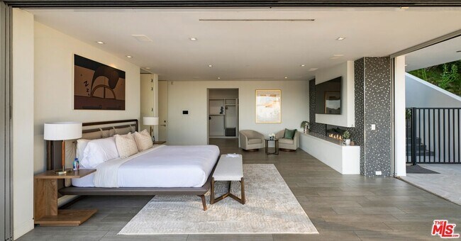 Building Photo - 7080 Mulholland Dr