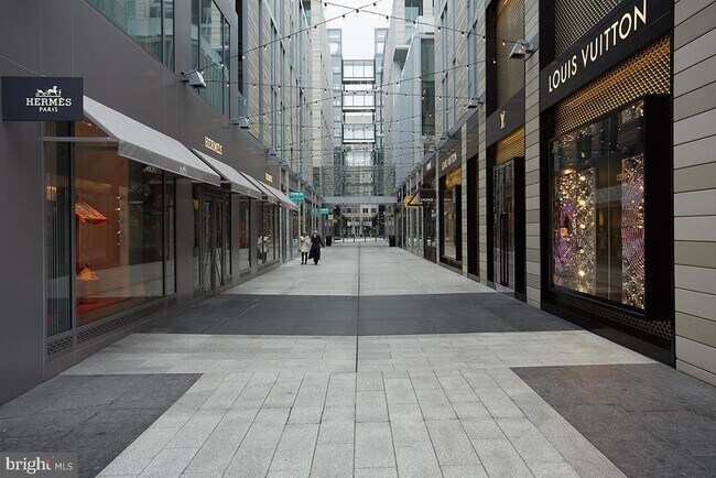 Building Photo - 925 H St NW