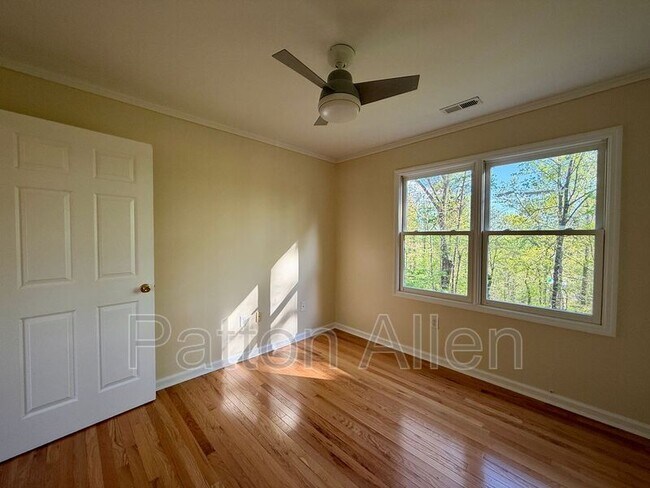 Building Photo - 92 Westover Dr