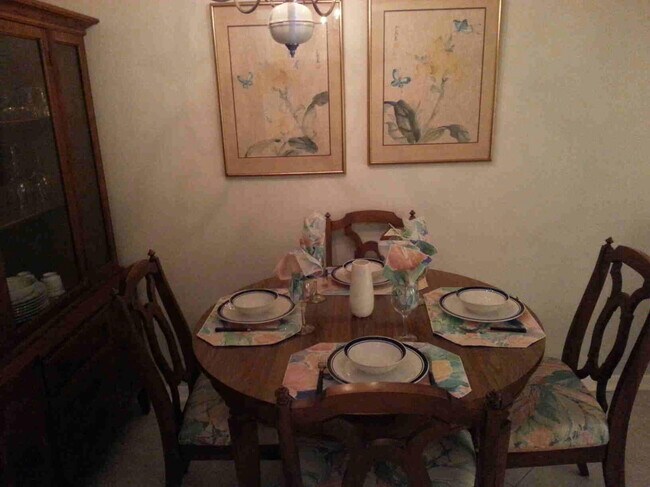 Building Photo - 300 Horizon W