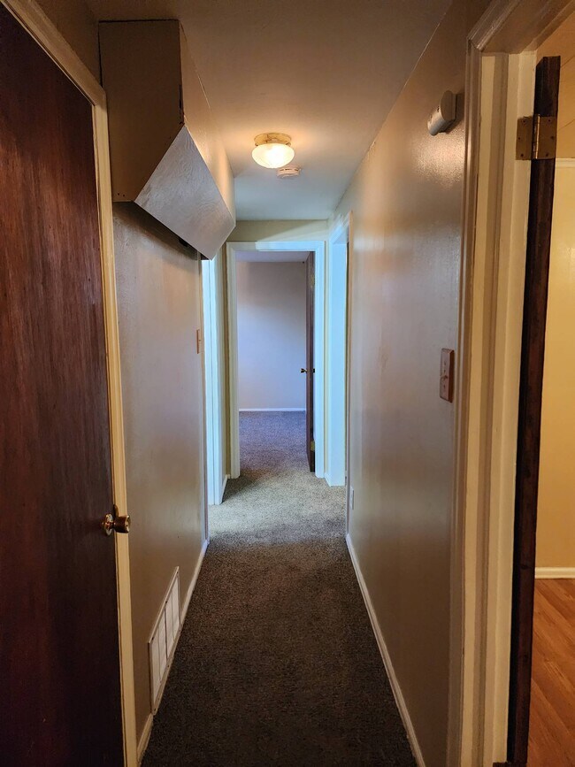 Building Photo - 2618 N Prospect St