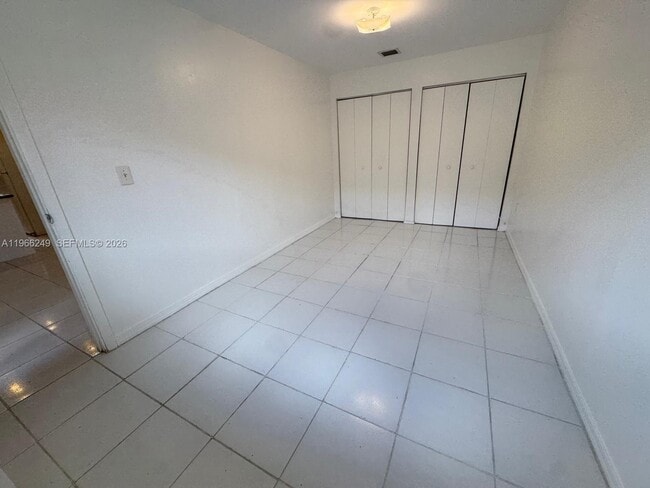 Building Photo - 2522 NE 184th Terrace