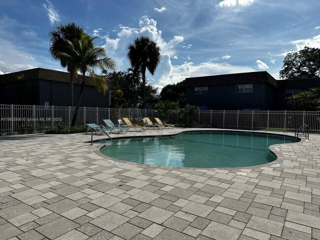 Building Photo - 4876 NW 9th Dr