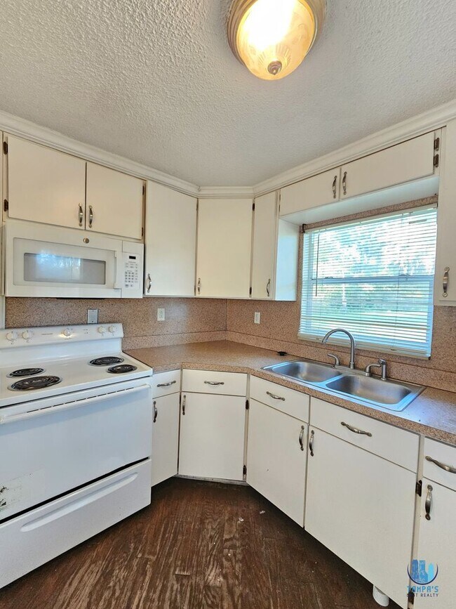 Building Photo - MANN#1325-1